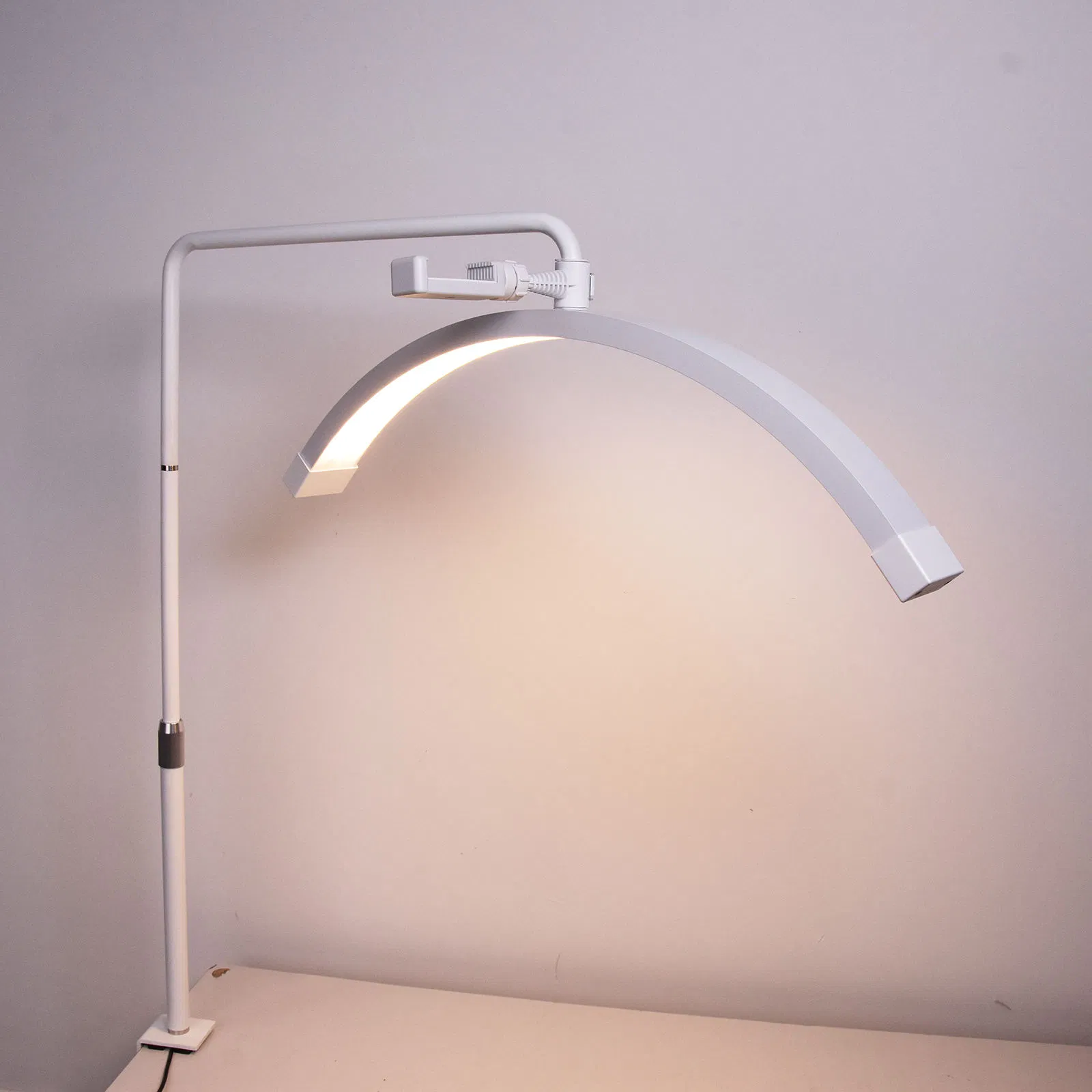مصباح مكتب للأظافر LED على شكل نصف قمر لمناكير الأظافر والتاتو