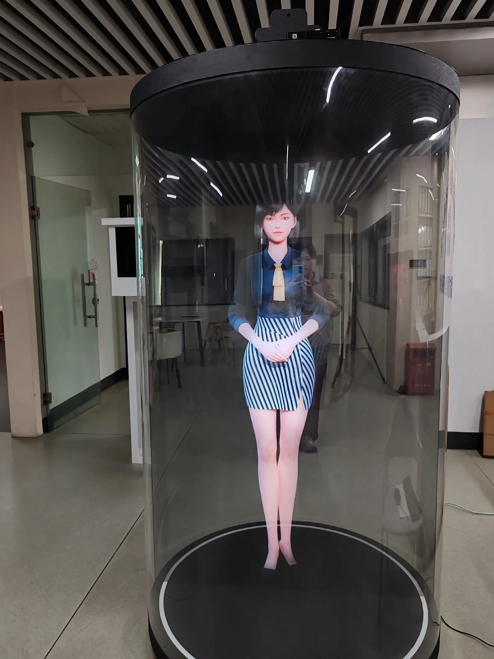 Ai-Powered Holotube Cylinder 75inch Miniled Hologram Display