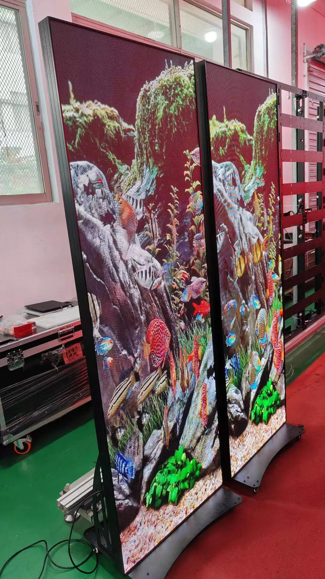 P2.5 Vertical LED Poster Advertisement Display Screen