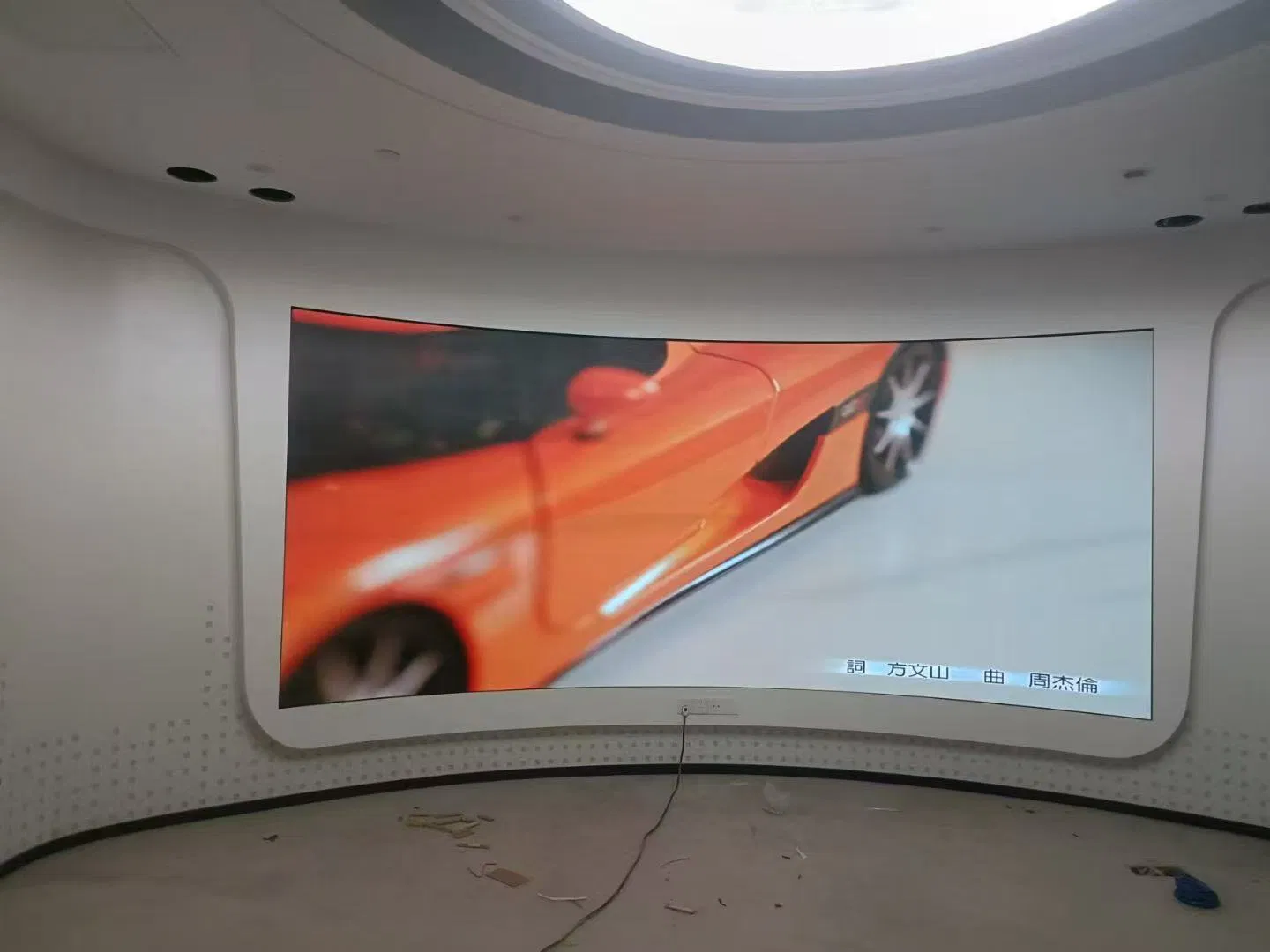 Customize Size 640*480mm Full Color P2.5 Indoor LED Screen Display Curved LED Video Wall