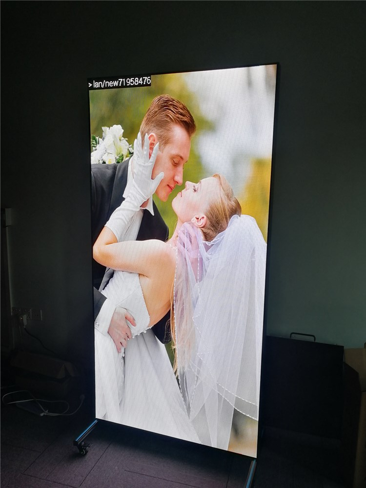 Slim and Light Weight Digital Poster LED Screen