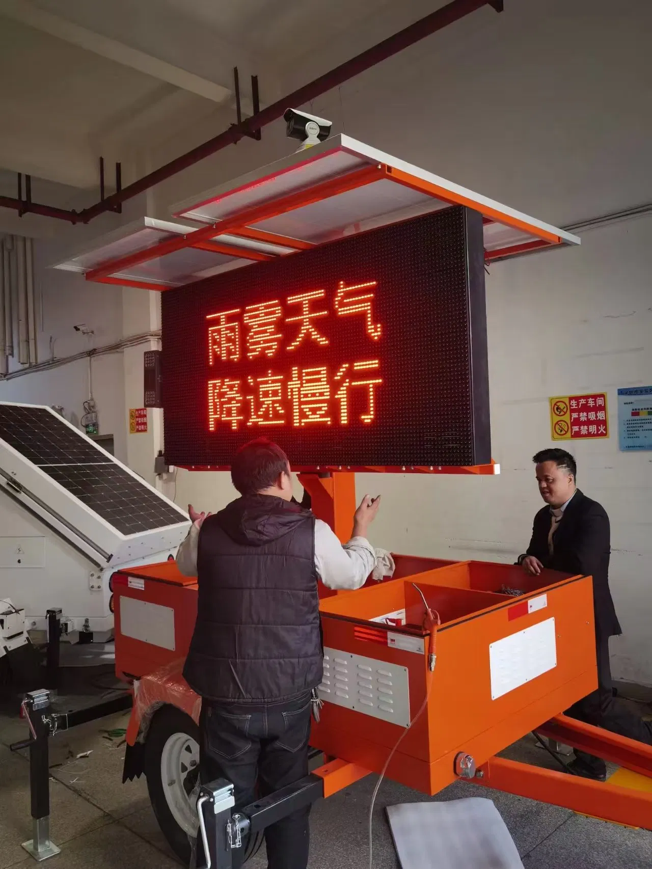 Full Color Outdoor Advertising Rental Curved Digital Mobile Flexible SMD Poster Window TV LED Display Screen with P1.8 P2.5 P3 P4 P5 P6 P10 Price