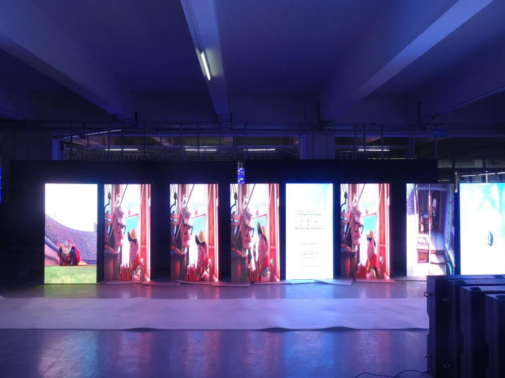 Slim and Light Weight Digital Poster LED Screen