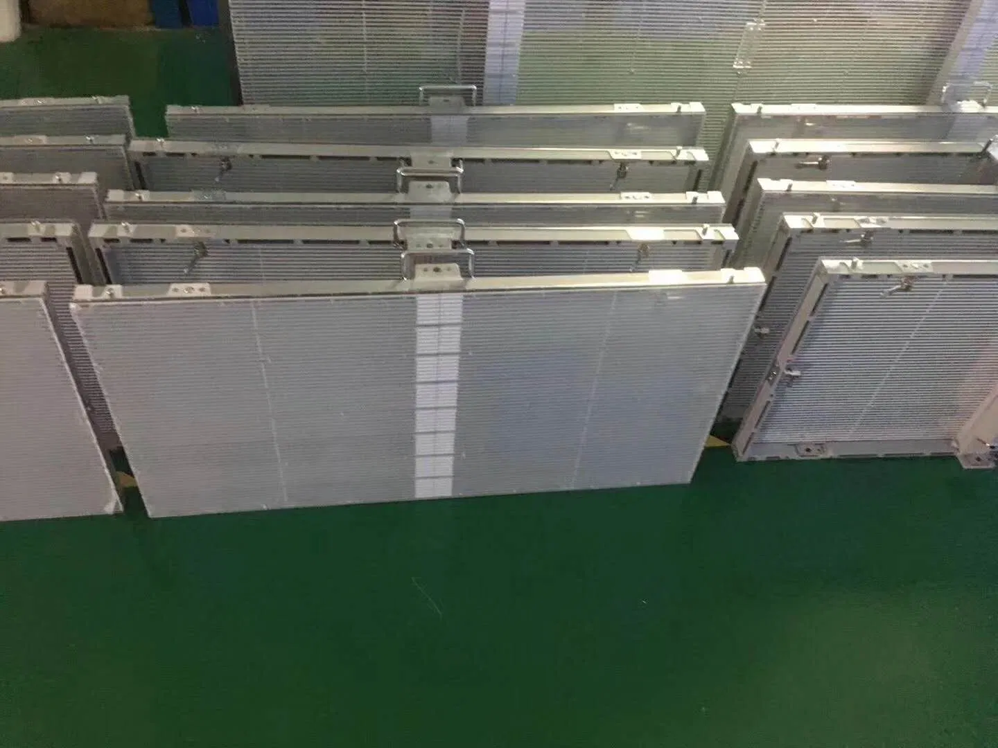 Glass LED Wall P3.9 Indoor with Transparent Glass Window LED Wall for Advertisement