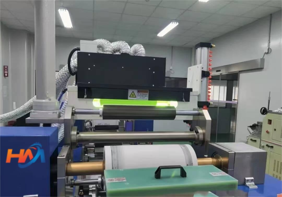 شريط لاصق ذائب بالأشعة فوق البنفسجية مع آلة تغليف PVC وآلة الترقق
