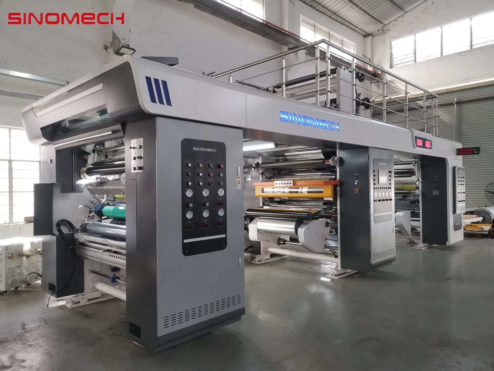 آلة laminating العمودية ثلاثية الطبقات بدون Solvent من Sinomech نموذج A400-3V للتغليف المرن مصممة لتغليف الألمنيوم