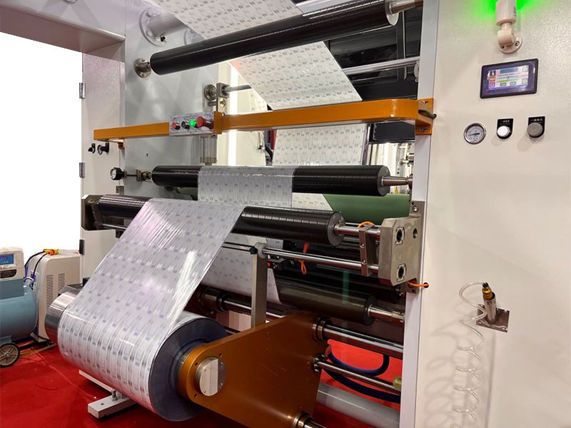 آلة laminating خالية من المذيبات بطبقتين للتغليف القابل للتصرف وتغليف الأفلام