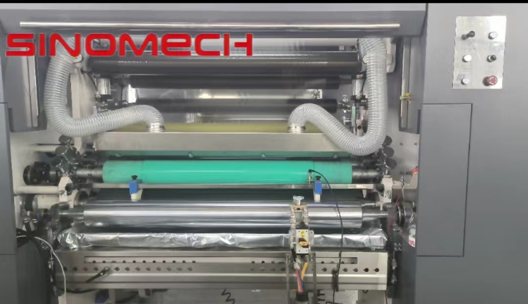 آلة laminating من Sinomech نموذج A450 سرعة 450 م/دقيقة آلة laminating عالية السرعة للأفلام البلاستيكية والورق بدون مذيب
