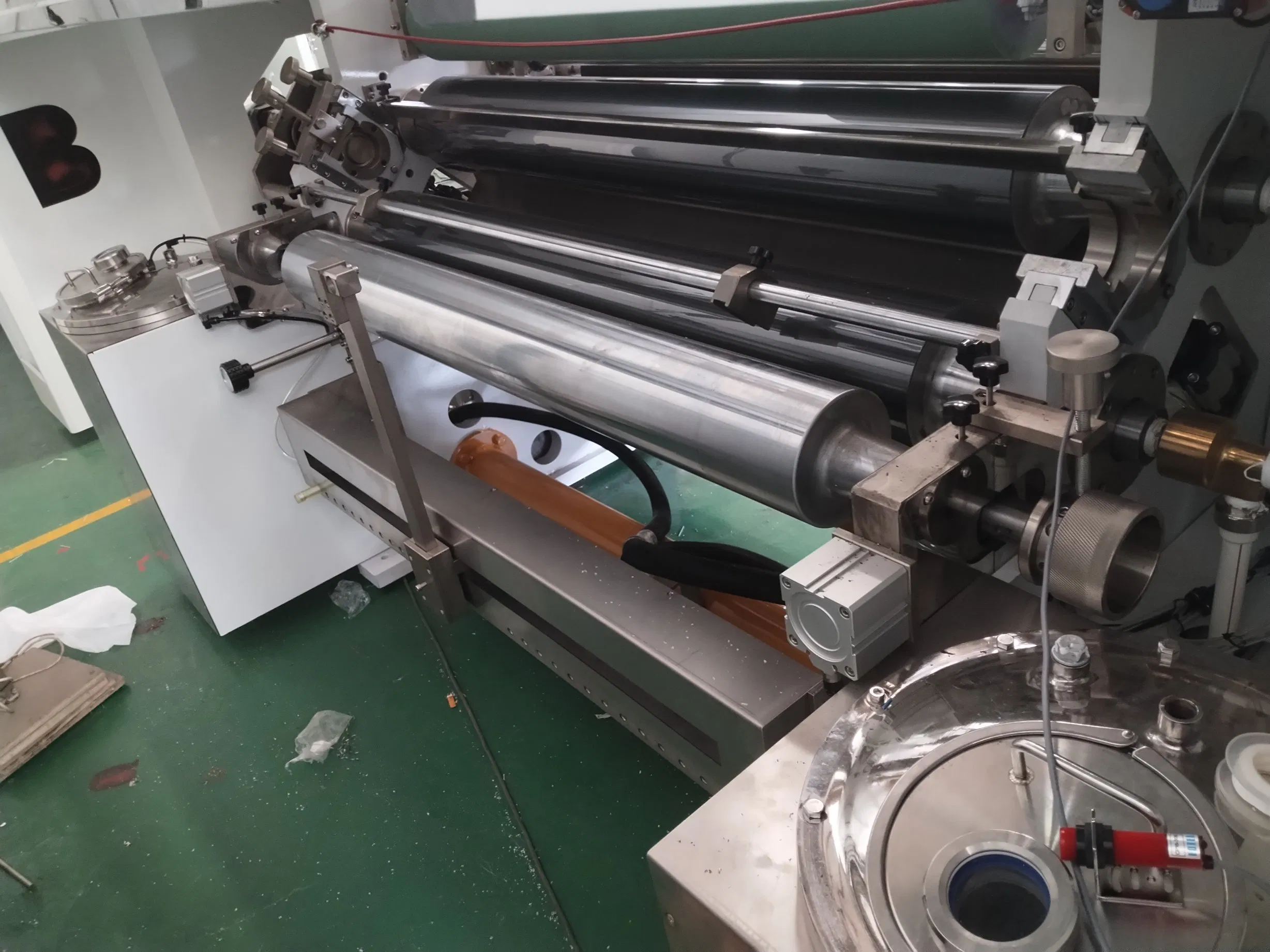 آلة laminating ثلاثية الطبقات الصينية بدون Solvent لتغليف الورق بدون Solvent لتغليف CPP و PE و Pet و رقائق الألمنيوم للتغليف المرن للأغذية