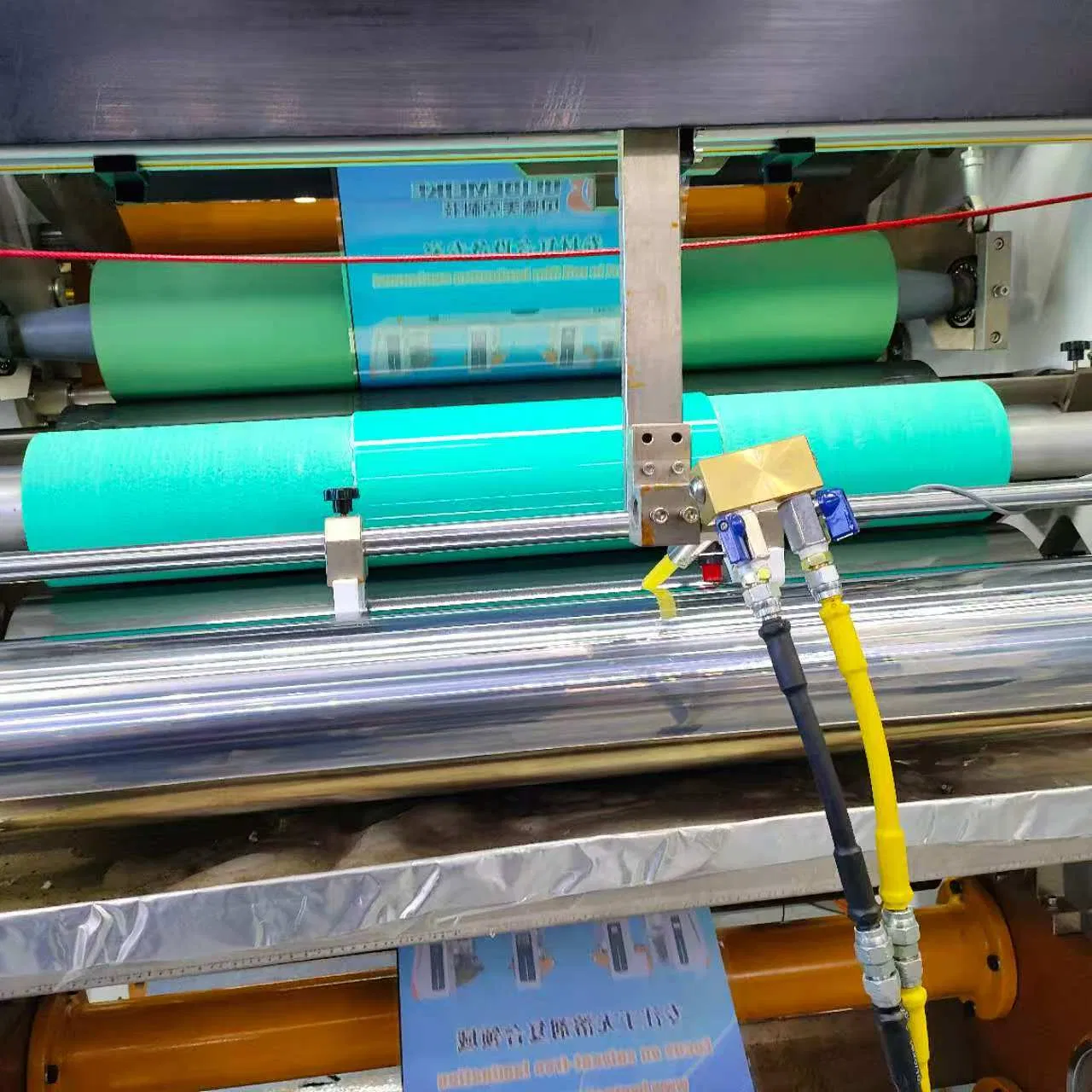 آلة laminating صغيرة بدون مذيبات لتغليف الأفلام المرنة لمختبرات صغيرة