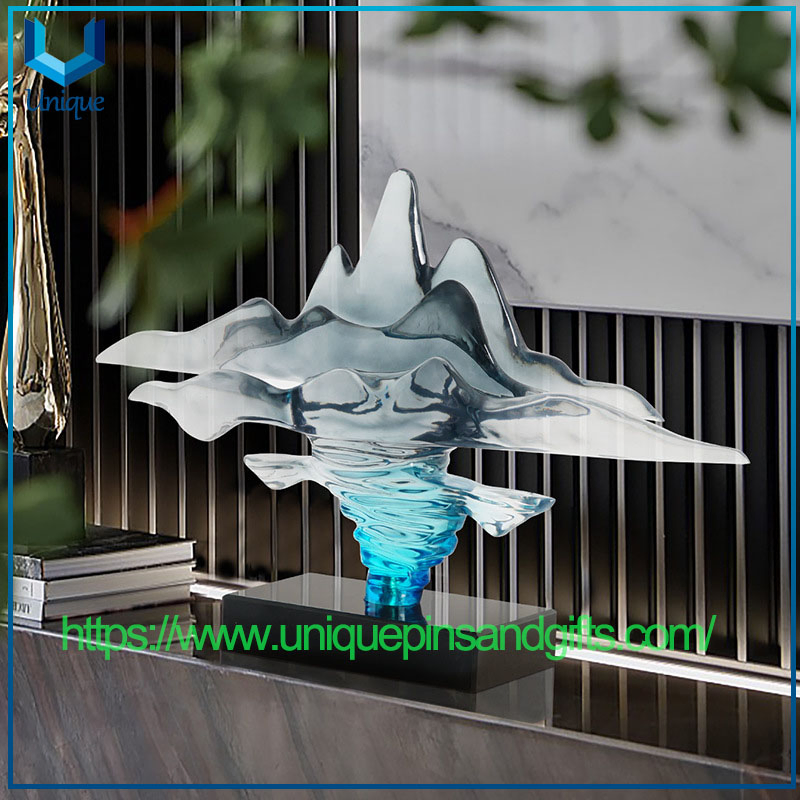 Custom New Modern Light Luxury Abstract Transparent Resin Artificial Mountain Sculpture Deceleration for Living Room Entrance Hall Table Top Art Decoration