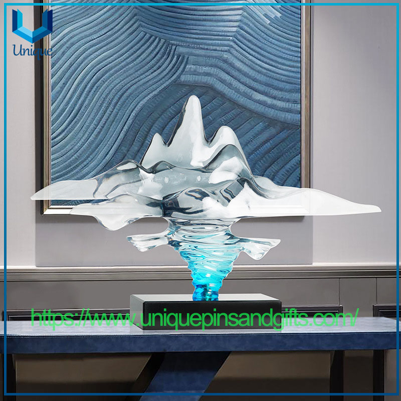Custom New Modern Light Luxury Abstract Transparent Resin Artificial Mountain Sculpture Deceleration for Living Room Entrance Hall Table Top Art Decoration