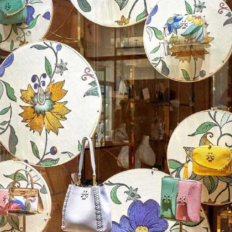 Professional Manufacturing Display Retail Store Decoration Flower Window Display Props