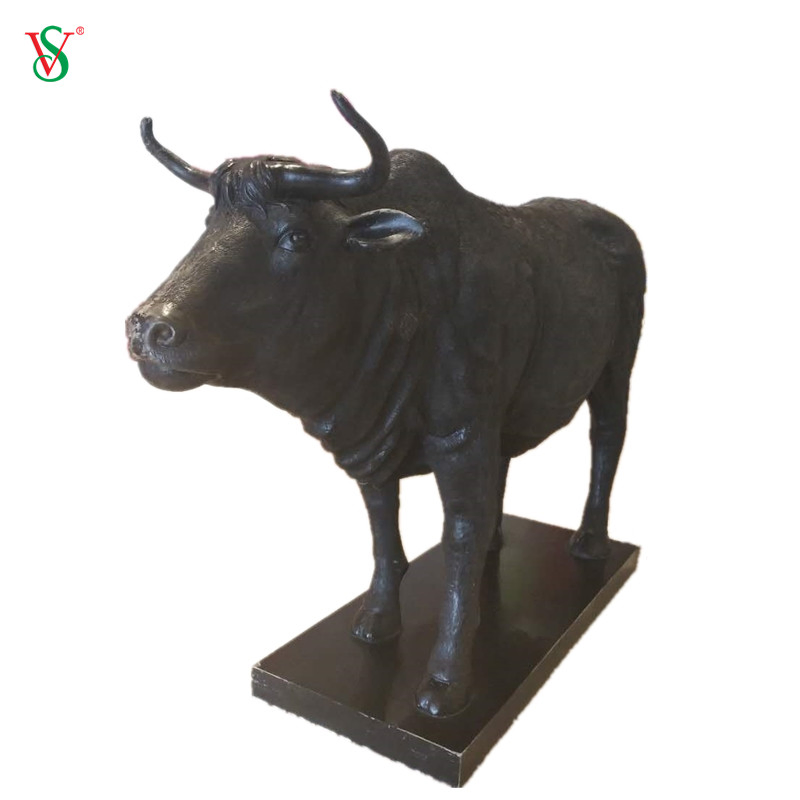 Life Size Art Crafts Fiberglass Cow Bull Sculpture for Shopping Mall Display