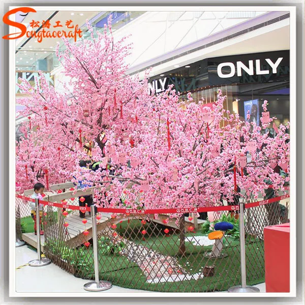 Detailed Pink Blossom Tree