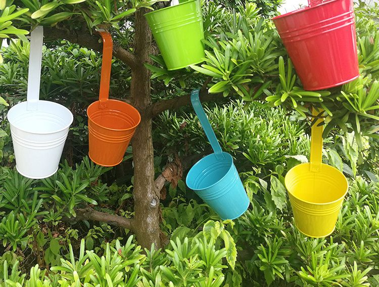 Multicolor Metal Iron Hanging Flowers Pots for Office Garden Decoration