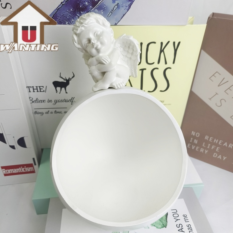 Corporate Promotional Gift Astronaut Statue Angel Sculpture Living Room Storage Decoration