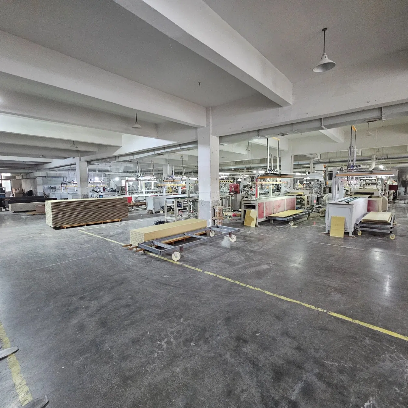 Factory Customized Decorative Bamboo Charcoal Wood WPC Fluted Slat Louver Paneling for Interior Wall Cladding