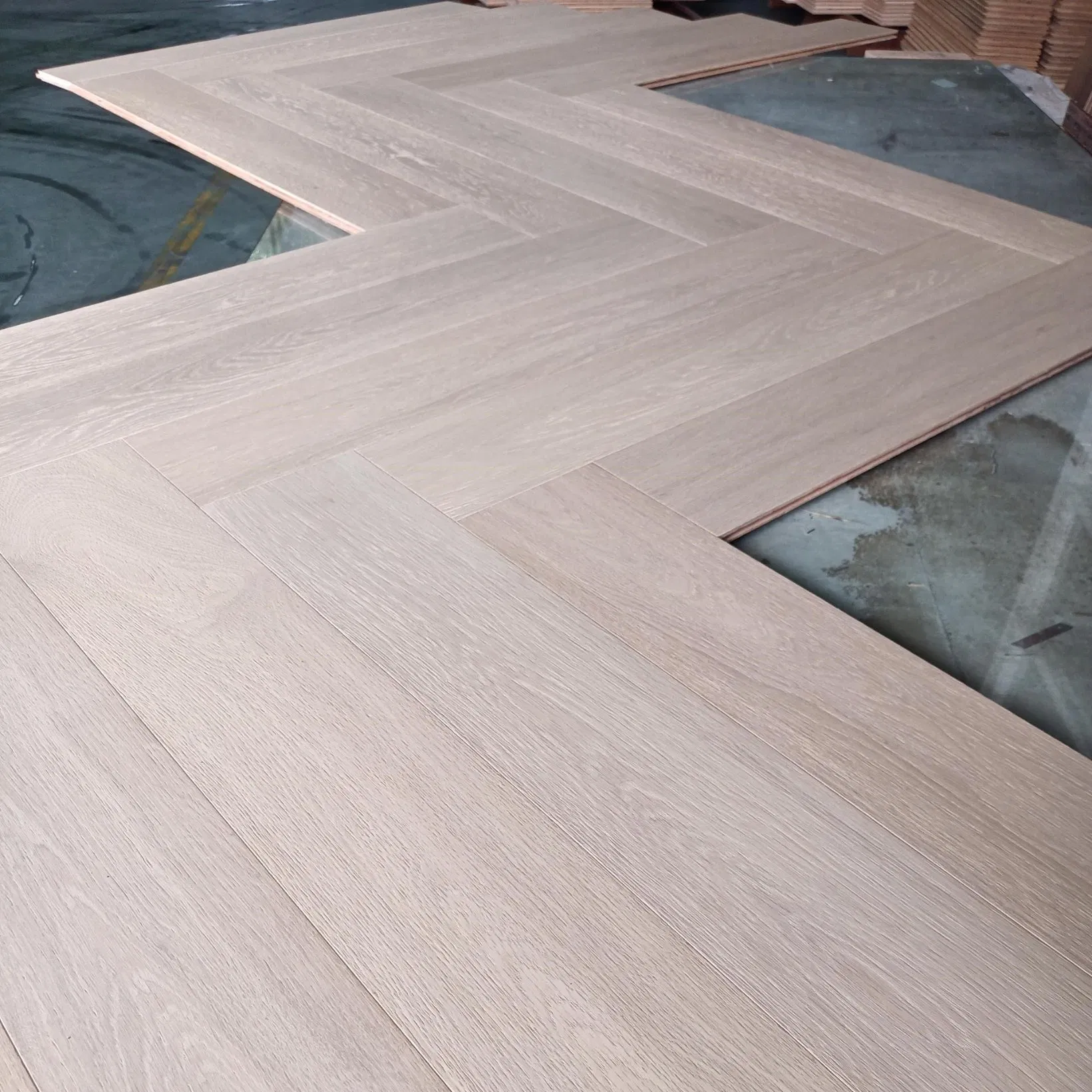 Easy Installation Ab Grade Multiply Brushed Natural White Oak Herringbone Engineered Hardwood Flooring