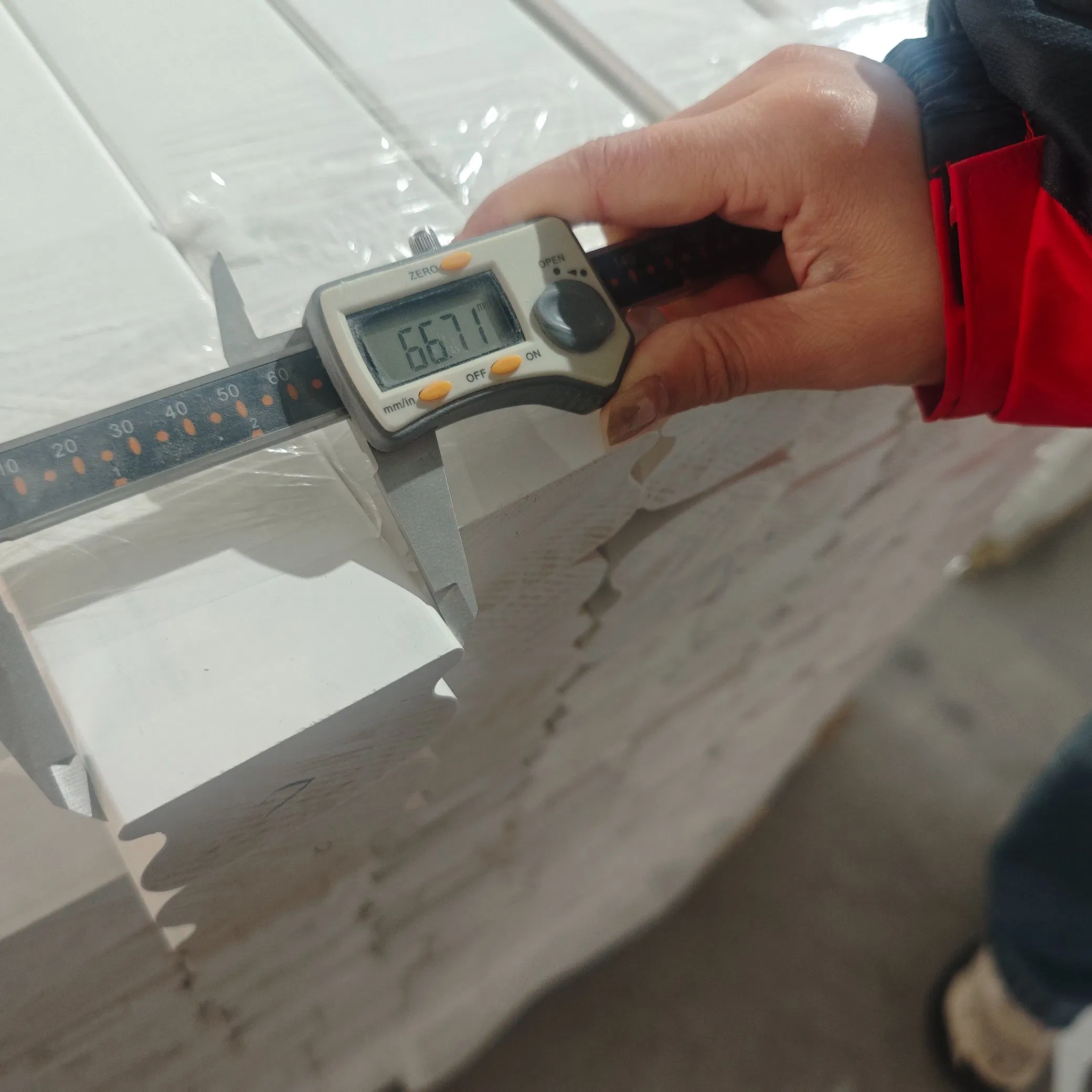 Customizable Wood Straight Staircase Handcrafted Railings and Newel Posts for Elegant Interior