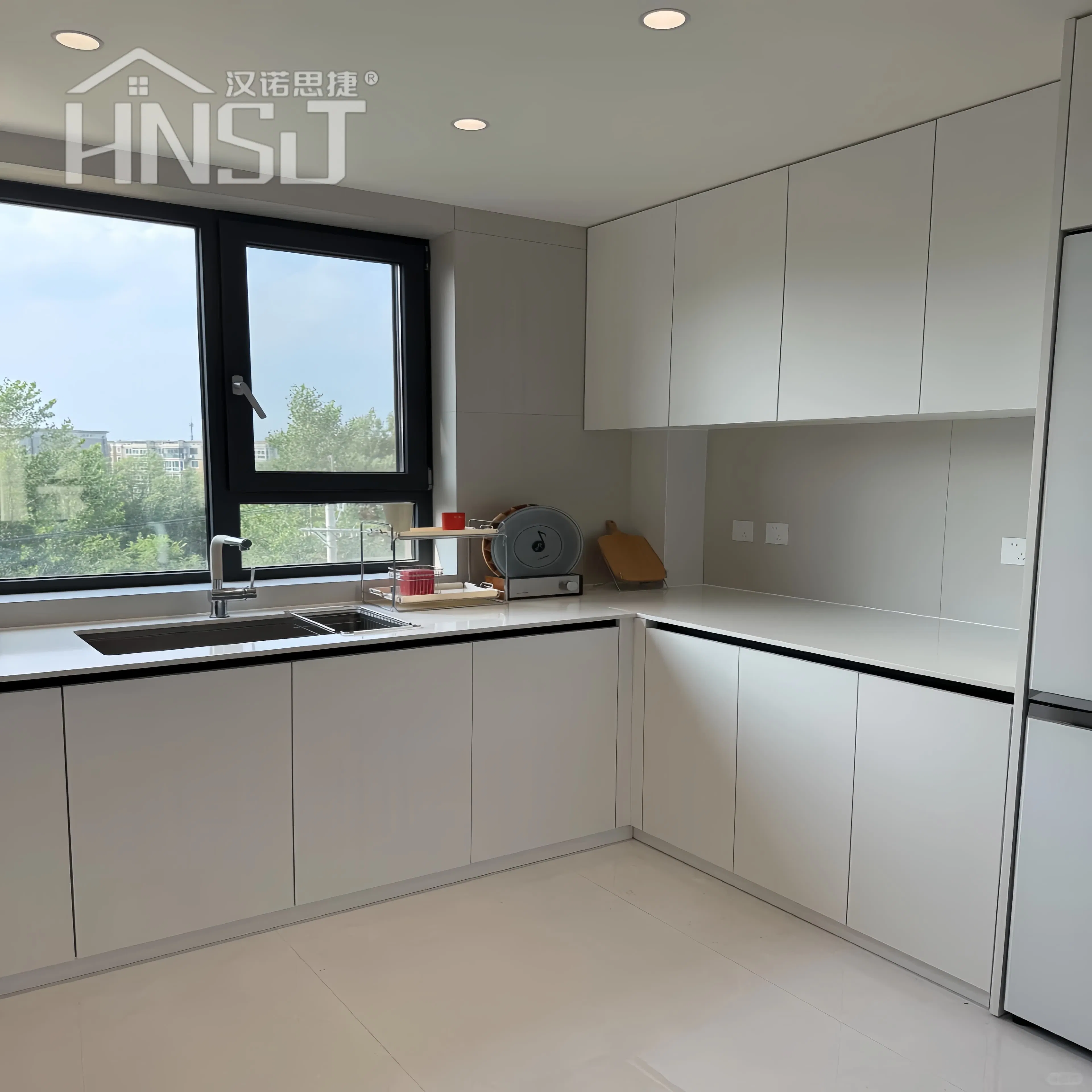 Modern Kitchen Cabinet Solid Wood Modular Design Foshan Cupboard Set Outdoor Storage PVC Green Ready to Assemble Small Wooden Kitchen Shaker Style Cabinet