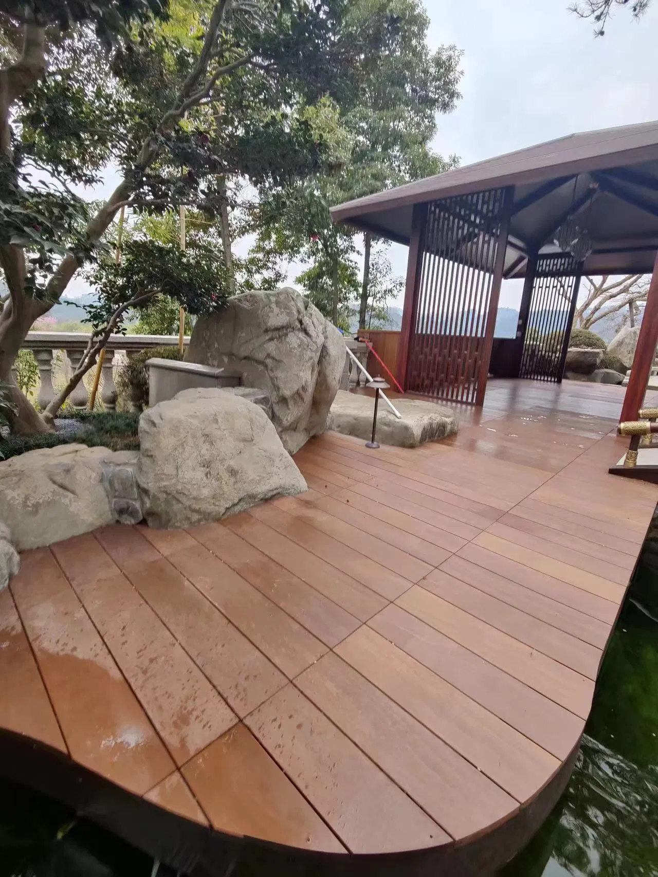 Weather Resistant Easy Installation Hardwood Garden Decking Outdoor Solid Wood Flooring