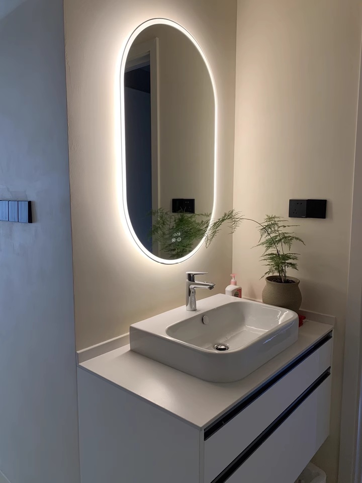 Ss6007 Bathroom Vanity Unit with LED Lighted Smart Mirror and Ceramic Sink