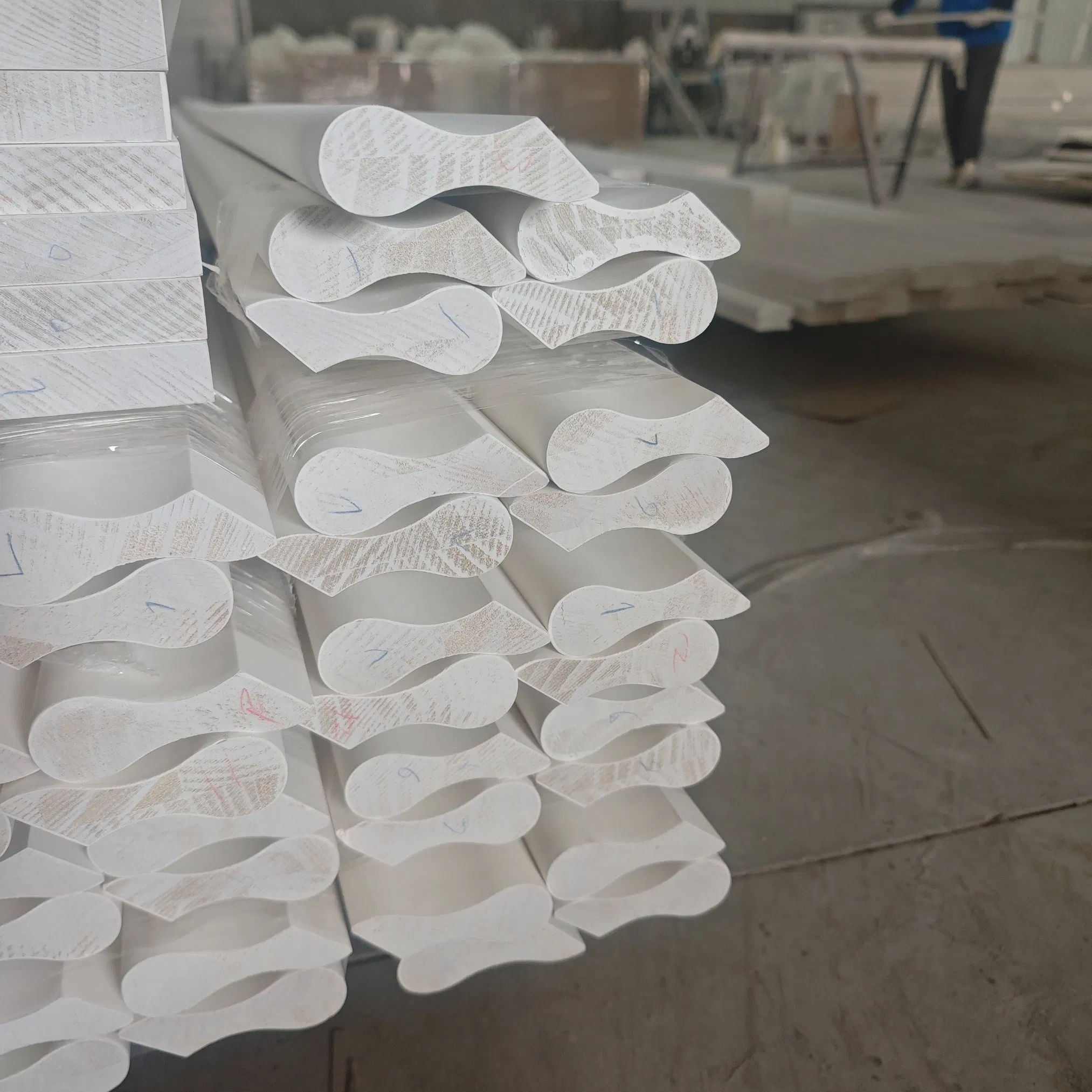 Customizable Wood Straight Staircase Handcrafted Railings and Newel Posts for Elegant Interior