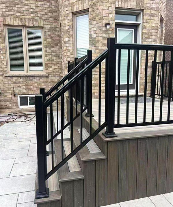 ISO9001 Certified Wooden Staircase Handrail and Railing System