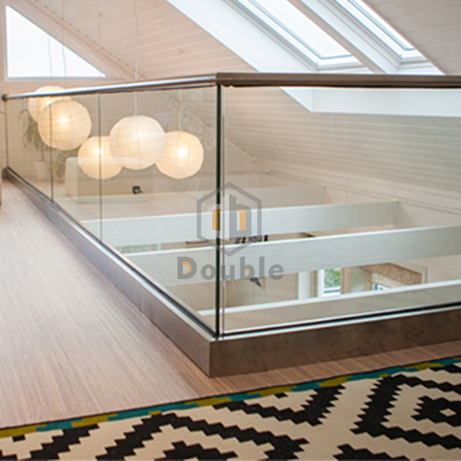 Apartment Staircase U Channel Glass Railing with Wood Tube Handrail