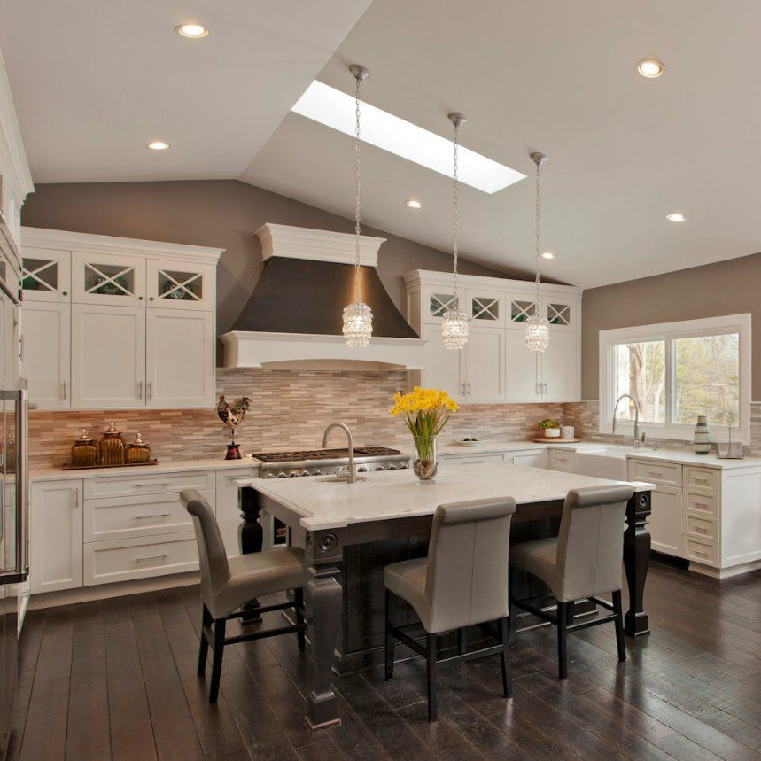 Custom Kitchen Furniture Top Quality American Solid Wood Style White Color Shaker Kitchen Cabinet