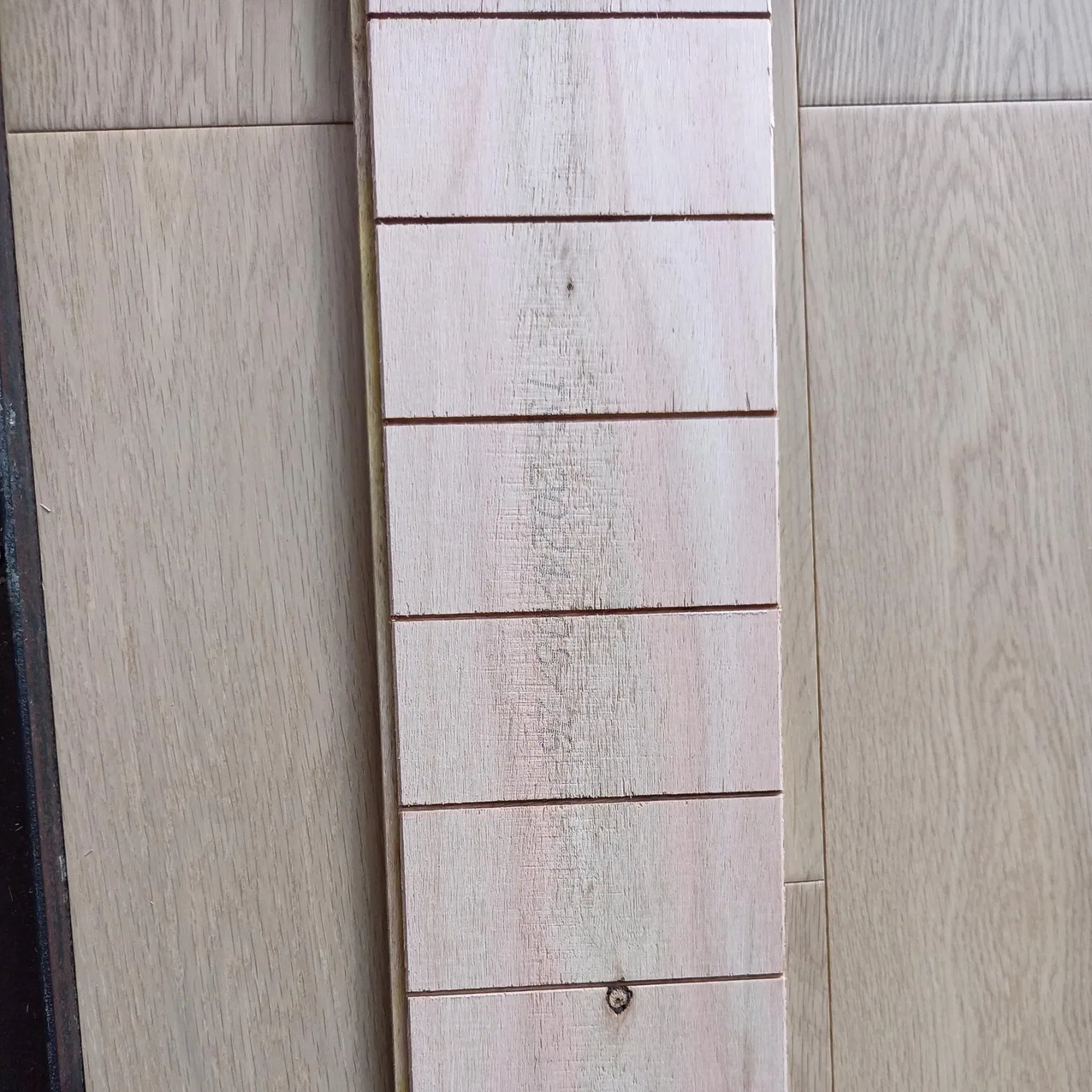 Easy Installation Tongue and Groove Timber Solid Wood Flooring Hardwood White Oak Engineer Wood Flooring