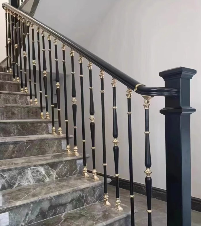 Solid Wood Villa House Staircase Outdoor Deck Railings Balustrades Handrails Balusters Modern Frameless Design Balcony Hotel Durable Feature