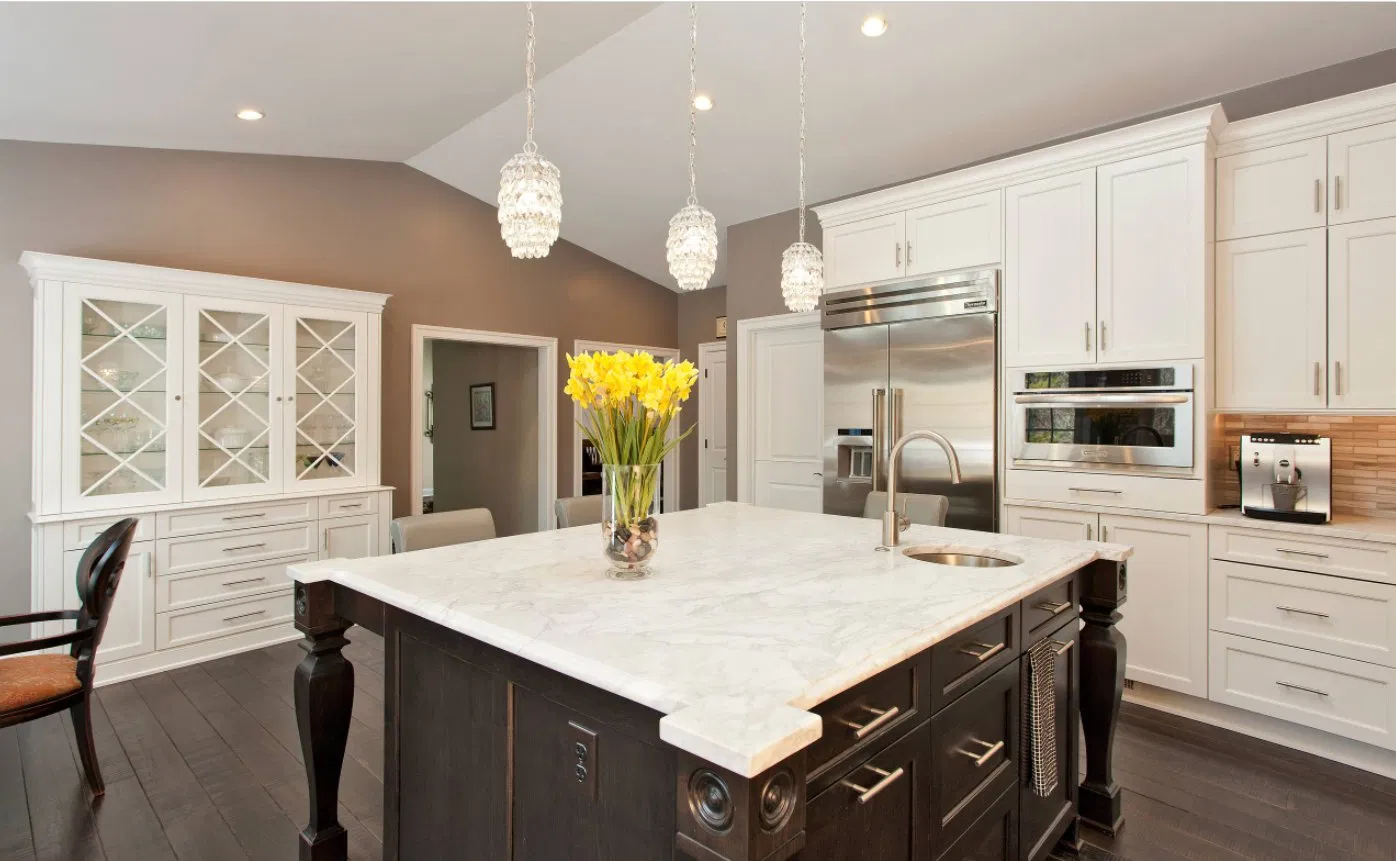 Custom Kitchen Furniture Top Quality American Solid Wood Style White Color Shaker Kitchen Cabinet