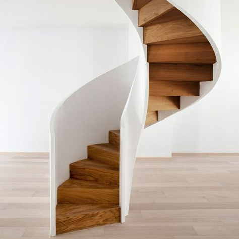 Solid Wooden Steps Curved Staircase Metal Railing