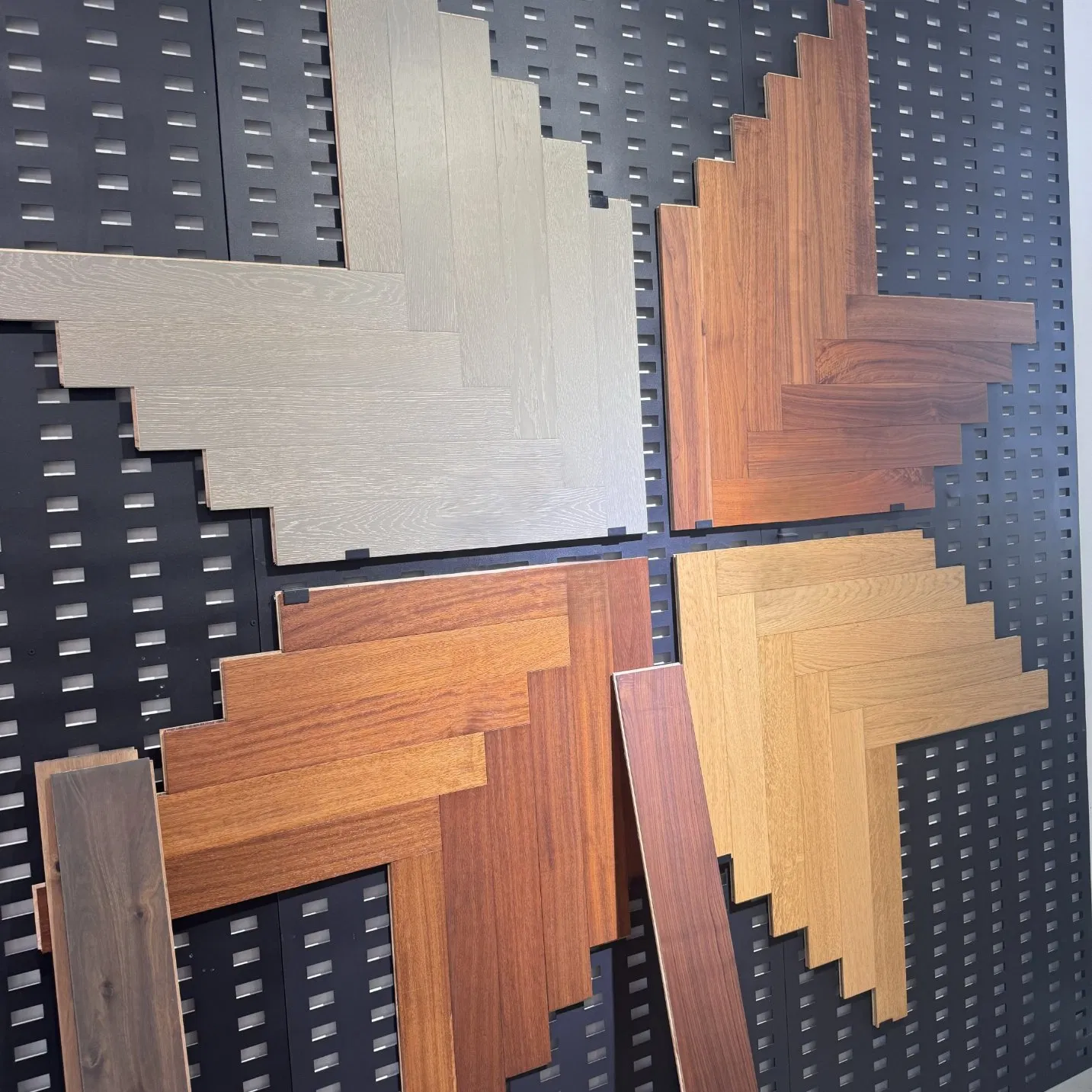 Easy Installation Natural Teak Herringbone Ab Grade Multi-Layer Solid Hardwood Engineered Wood Flooring