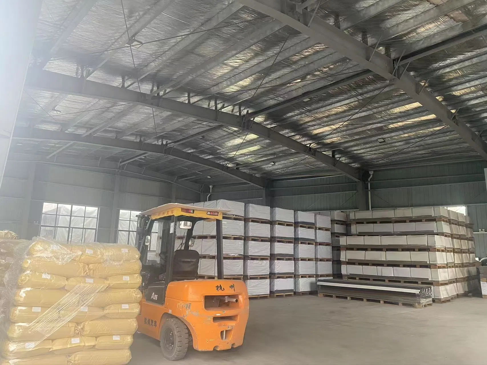 Ocox Solid WPC Outdoor Decking Wood Plastic Composite Decking Waterproof Easy Installation Hardwood Flooring