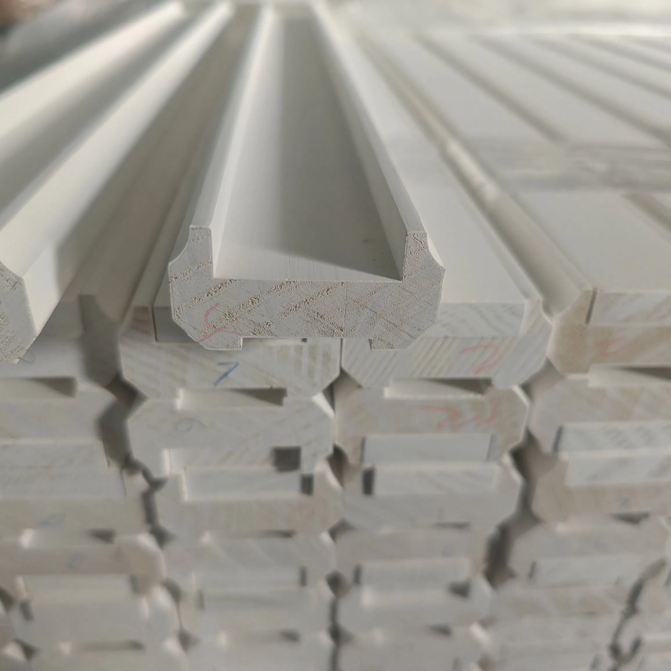 Customizable Wood Straight Staircase Handcrafted Railings and Newel Posts for Elegant Interior