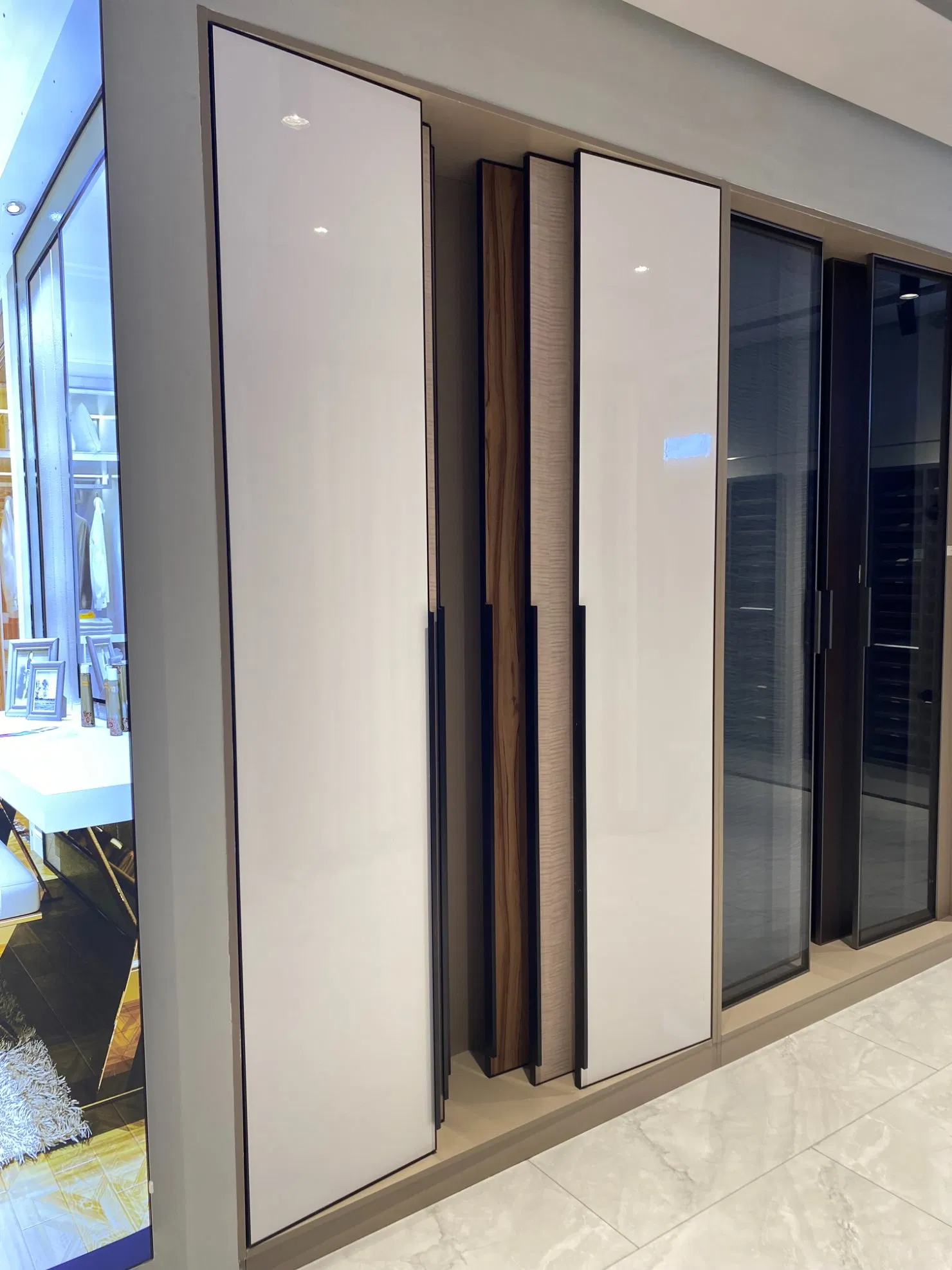 Stylish Modular Wardrobe with Sliding and Pivot Doors