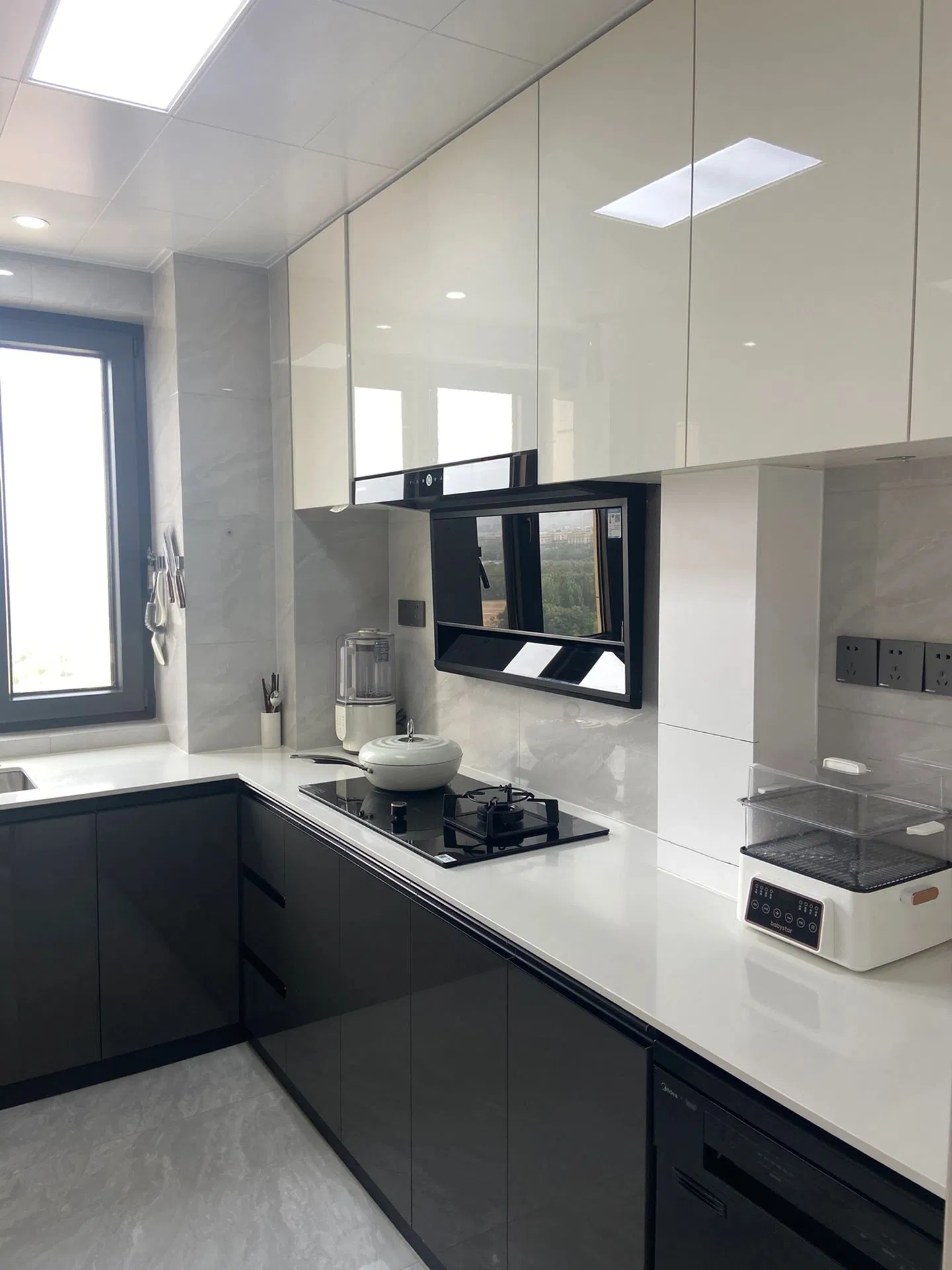 Customized Modular Kitchen Island Design with Elegant Finishes