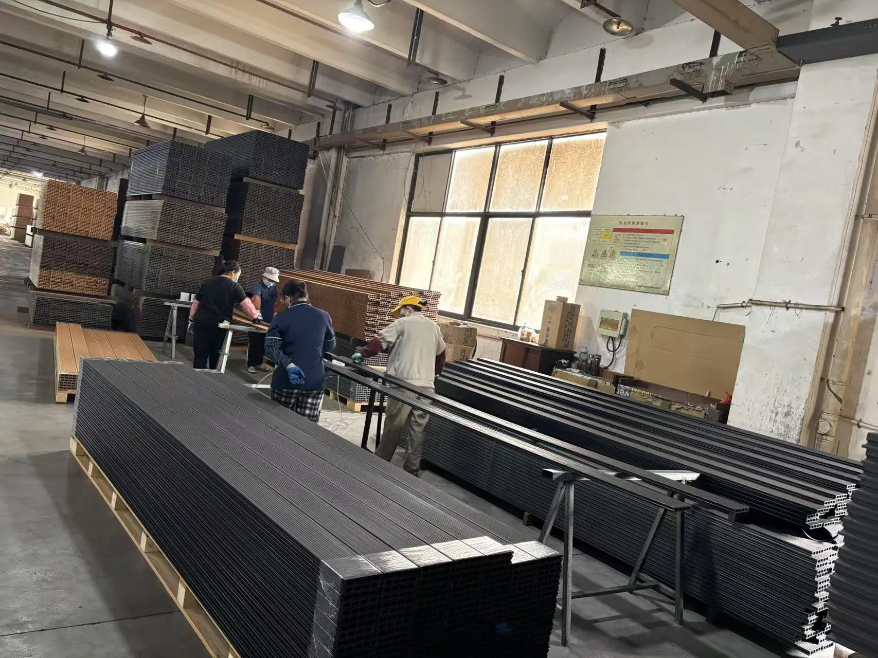 Ocox Solid WPC Outdoor Decking Wood Plastic Composite Decking Waterproof Easy Installation Hardwood Flooring