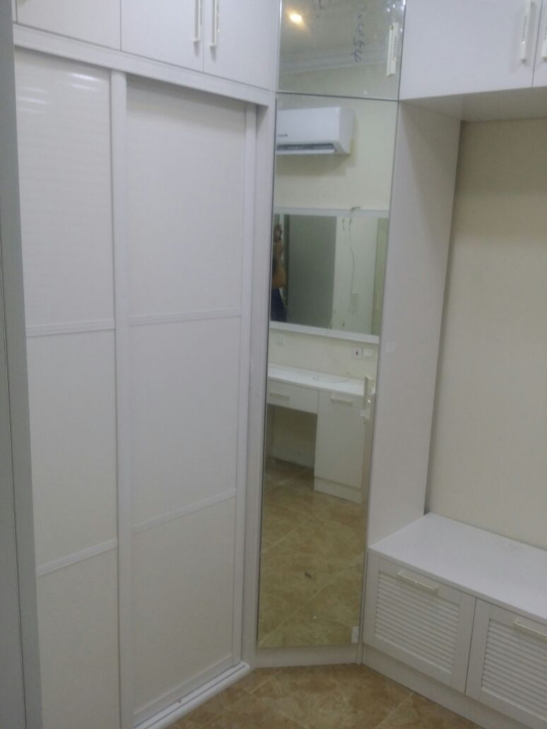 Luxury Custom Melamine Kitchen Cabinets and Walk-in Closets