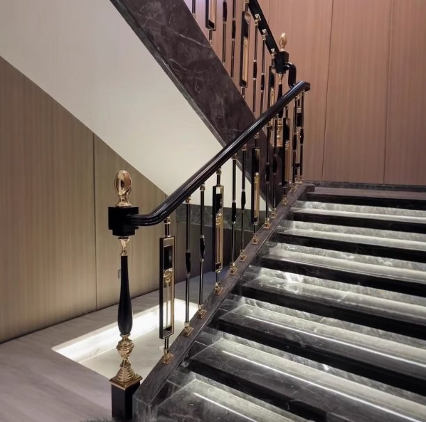 Villa Wooden Handrail Staircase Curved Golden Aluminium Railing Balustrades Decorative Indoor Stair Balustrade and Railings