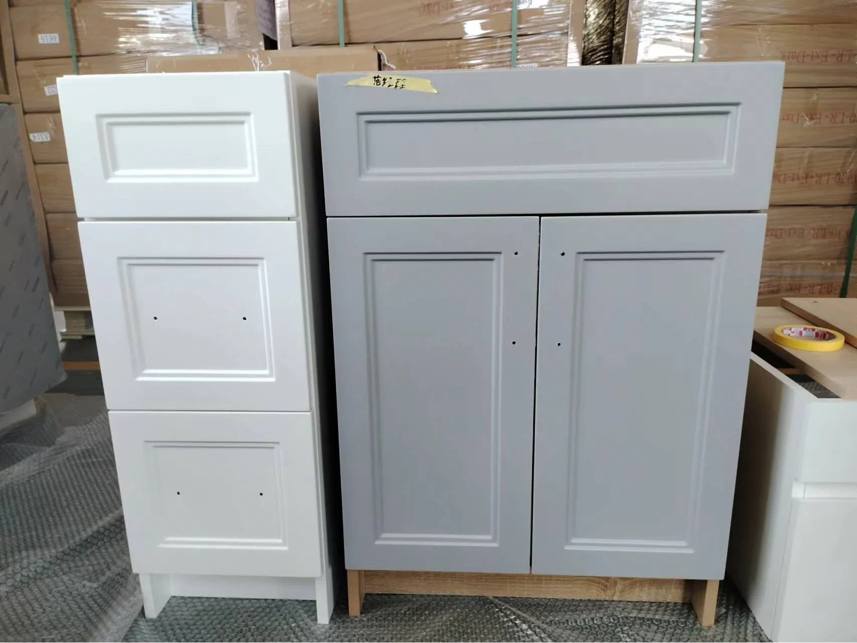 Bathroom Vanity Cabinet Shaker Style Wooden Kitchen and Bath Cabinet Supplier