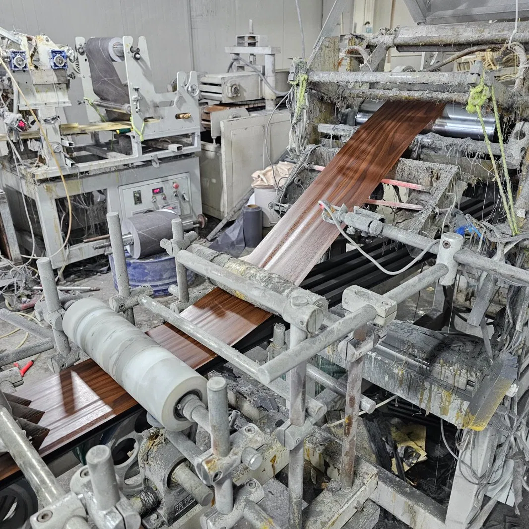 Factory Customized Decorative Bamboo Charcoal Wood WPC Fluted Slat Louver Paneling for Interior Wall Cladding