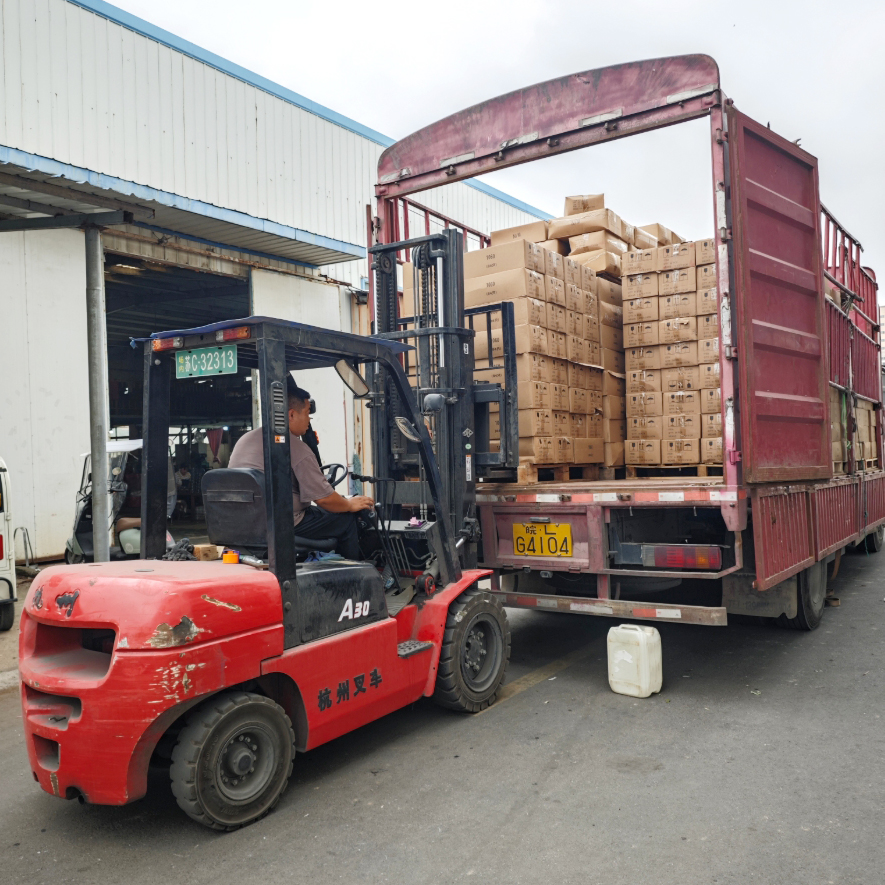 Loading container