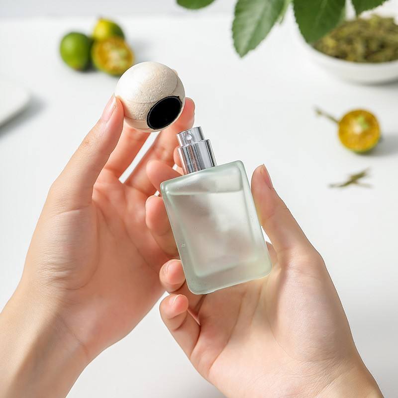 High End Cosmetic Packaging Bottle Refillable Perfume Bottle 50ML