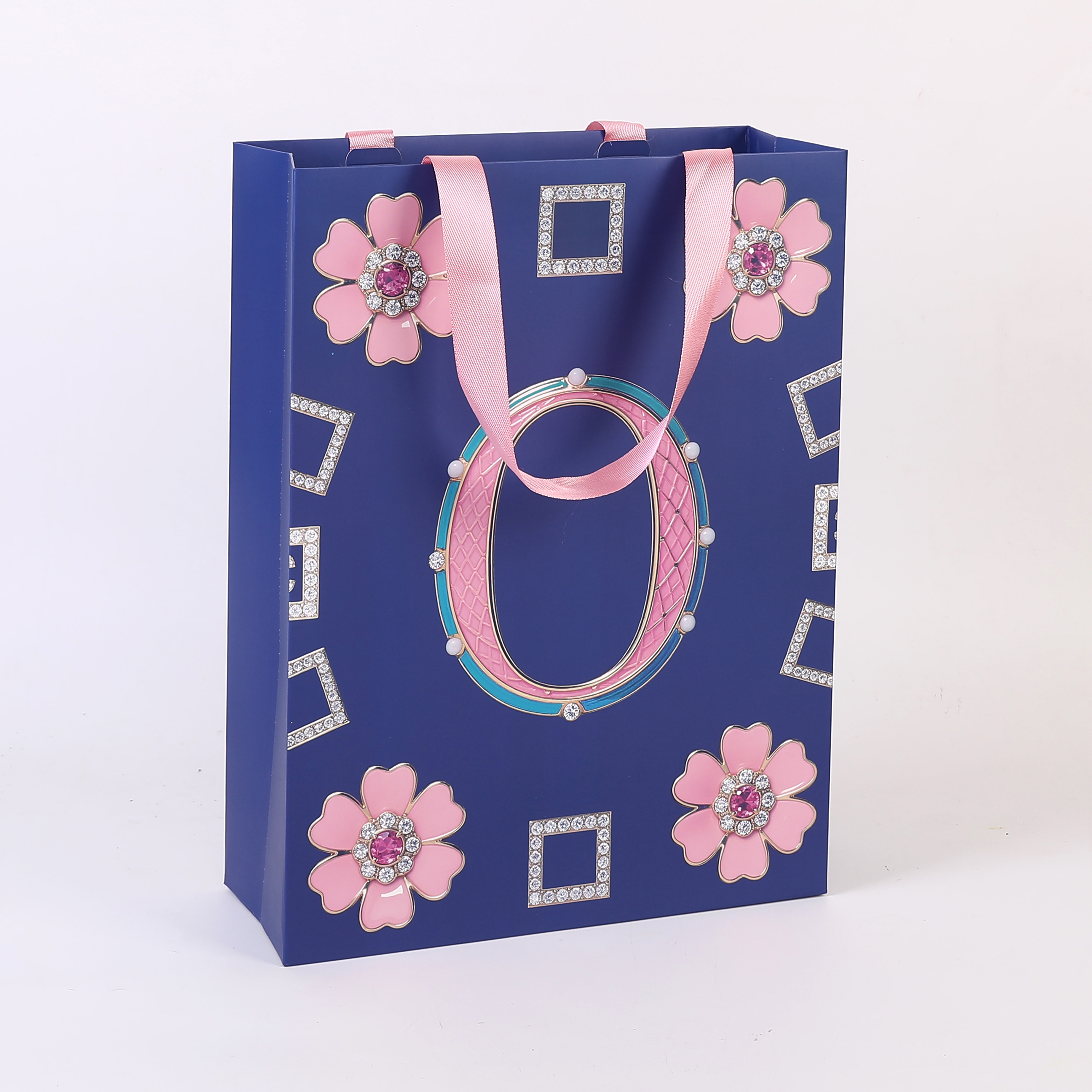 25*32*12cm Wholesale Eco-friendly FSC Paper Bag Custom Printed Flower Letter Gift Packaging Bags in Stock