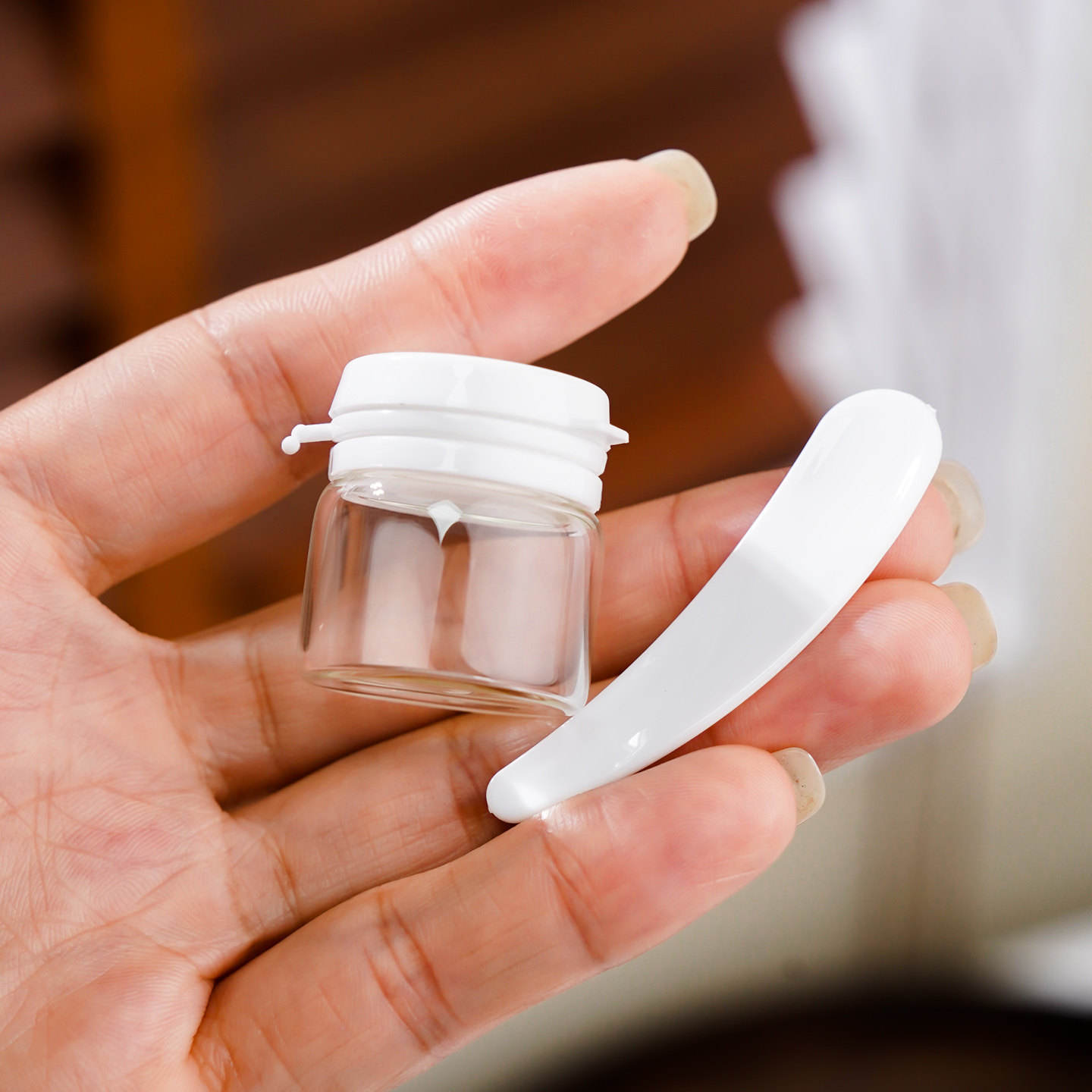Transparent and Amber Glass Cream and Mask Wide-mouthed Glass Cosmetic Package Bottles