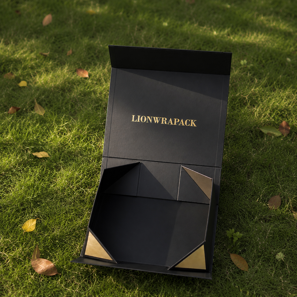 LIONWRAPACK OEM Custom Logo Luxury Folding Magnetic Gift Box And Paper Bag Packaging Manufacturer